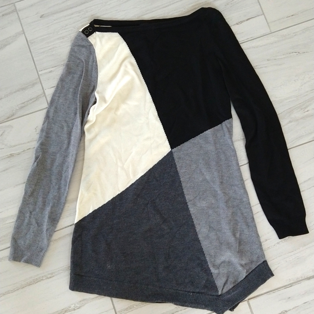 Color block tunic sweater